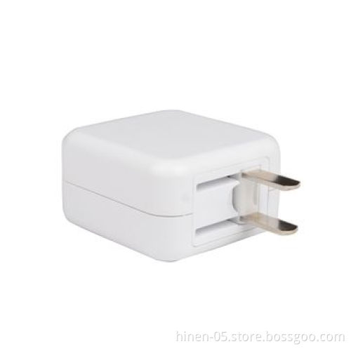 Smart Travel Charger with USB 5V/2.1A Output